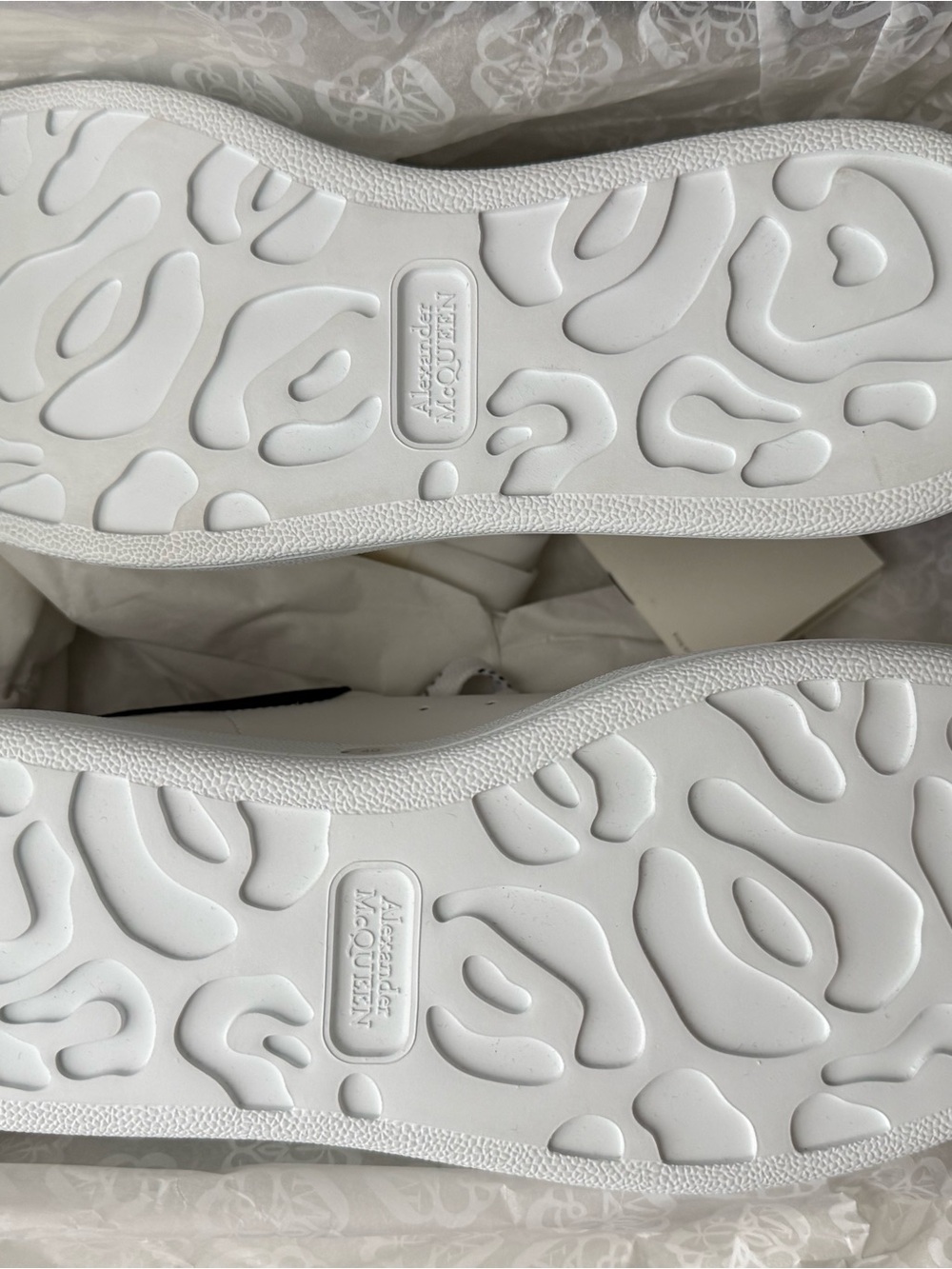 Alexander McQueen White Sneakers with Black Heel Tab - Picture 3 of 13